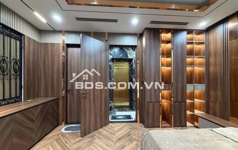 HAI BÀ TRƯNG - SIÊU PHẨM LÔ GÓC  - THANG MÁY -  Cách 10m ra Phố
